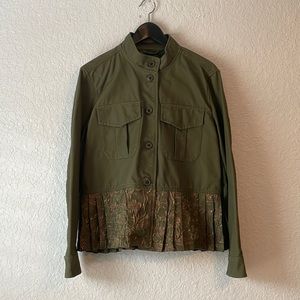 Lightweight, army green, long-sleeve GAP jacket